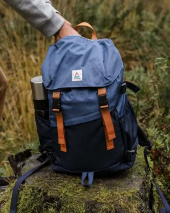 Backpacks & Bags|Backpacks & Bags>Passenger Boondocker Recycled 26L Backpack Dark Denim/ Deep Navy