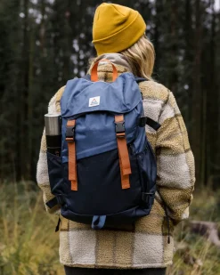 Backpacks & Bags|Backpacks & Bags>Passenger Boondocker Recycled 26L Backpack Dark Denim/ Deep Navy