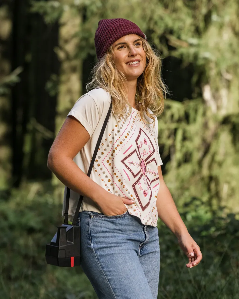 Tops & T-Shirts|Women's Outlet>Passenger Craft T-Shirt Off White