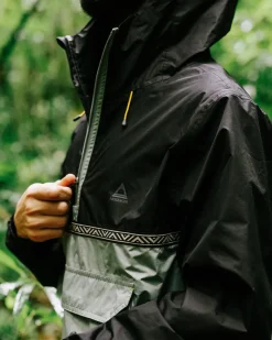 Water Resistant|Best Sellers>Passenger Flow 1/2 Zip Recycled Water Resistant Jacket True Black/Pistachio