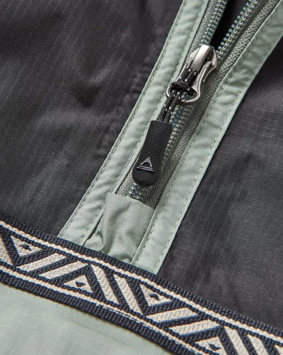 Water Resistant|Best Sellers>Passenger Flow 1/2 Zip Recycled Water Resistant Jacket True Black/Pistachio
