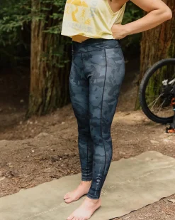 Leggings|Dungarees & Pants>Passenger Fresh Air 2.0 Recycled Leggings Black Abstract