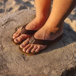 Flip Flops & Sandals|Flip Flops & Sandals>Passenger Malibu Flip Flop Dark Brown