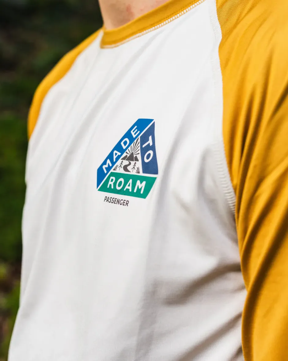 T-Shirts & Tank Tops|Activewear>Passenger Range Recycled Active LS T-shirt Dusty Ochre/ Vintage White