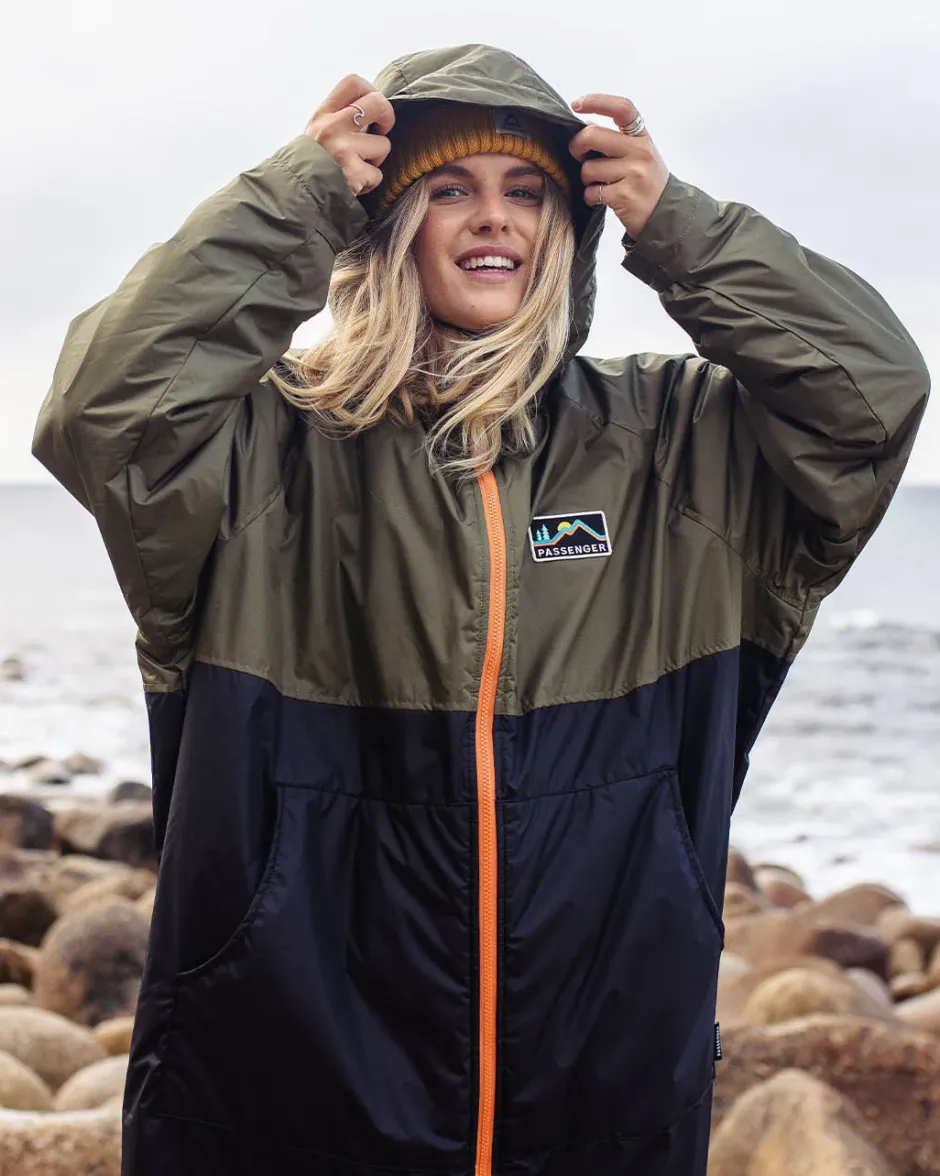 Surf Accessories|Surf Accessories>Floris van Bommel Roaming Recycled Sherpa Lined Changing Robe Black/ Khaki