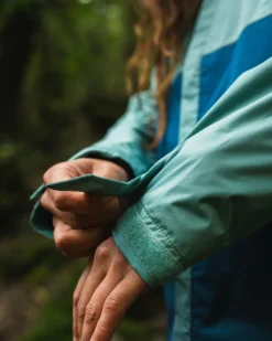 Activewear><noscript><img width=