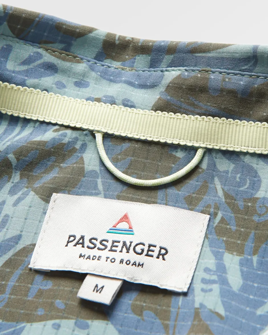 Shirts|Activewear>Passenger Sundowner Stretch Short Sleeve Shirt Abstract Seaweed Camo